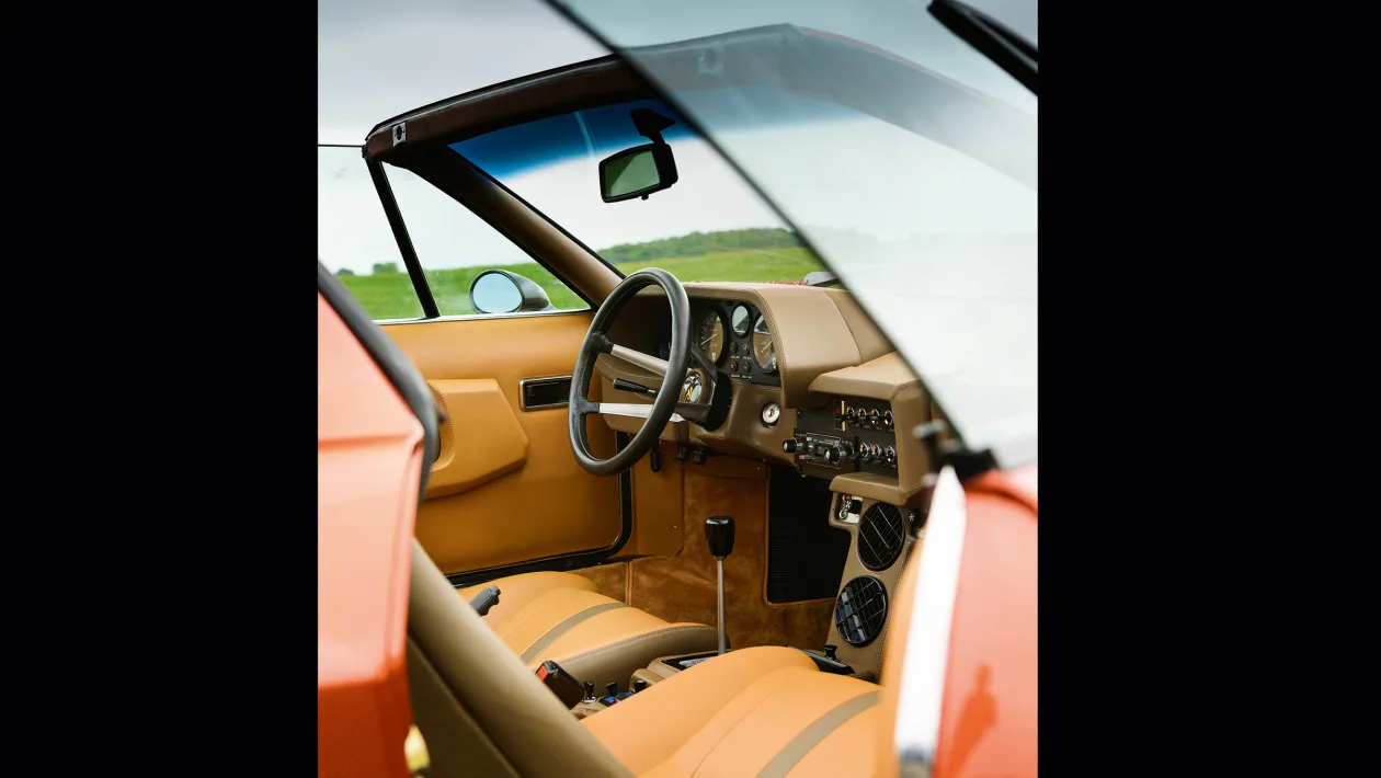 Lamborghini Silhouette - interior