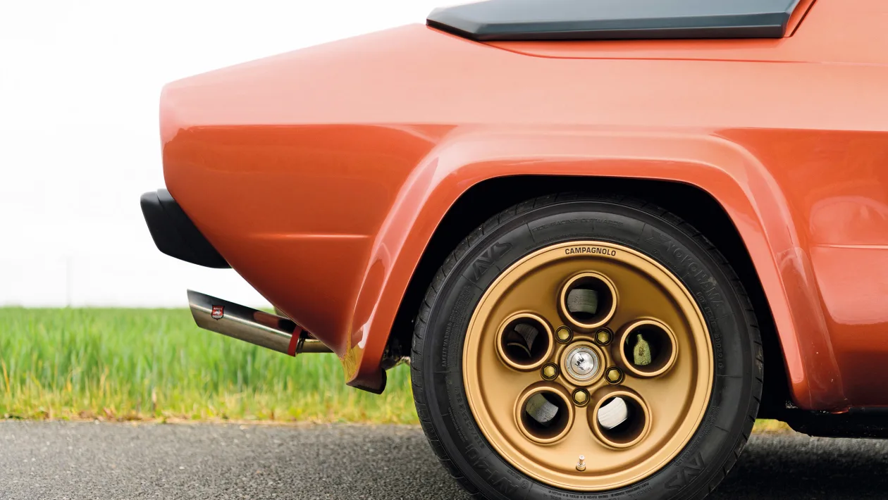 Lamborghini Silhouette - wheel