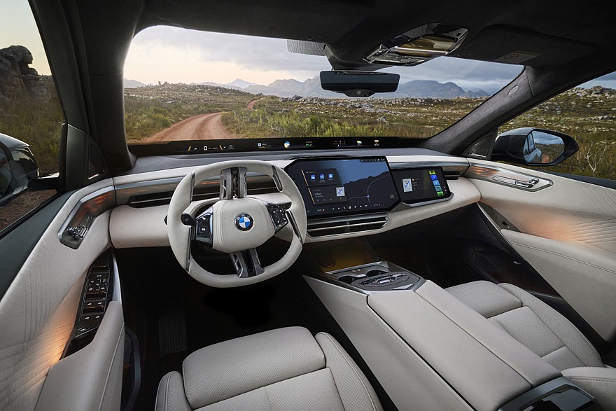 На фото: салон BMW iX5 60 xDrive