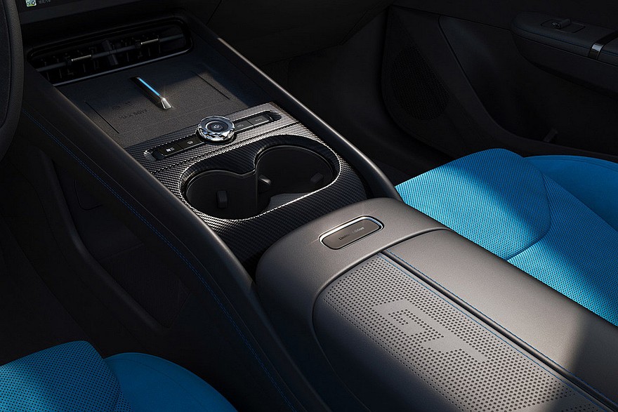 Lynk & Co 07GT Limited Edition