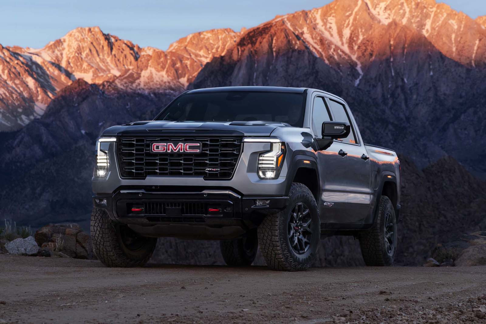 GMC has declassified the new large pickup Sierra 1500 with a revised engine lineup