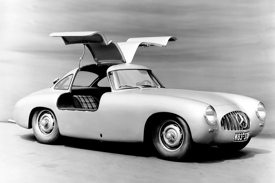 Mercedes-Benz 300 SL W194 (1952) был штучным продуктом. Построено чуть более десятка машин.