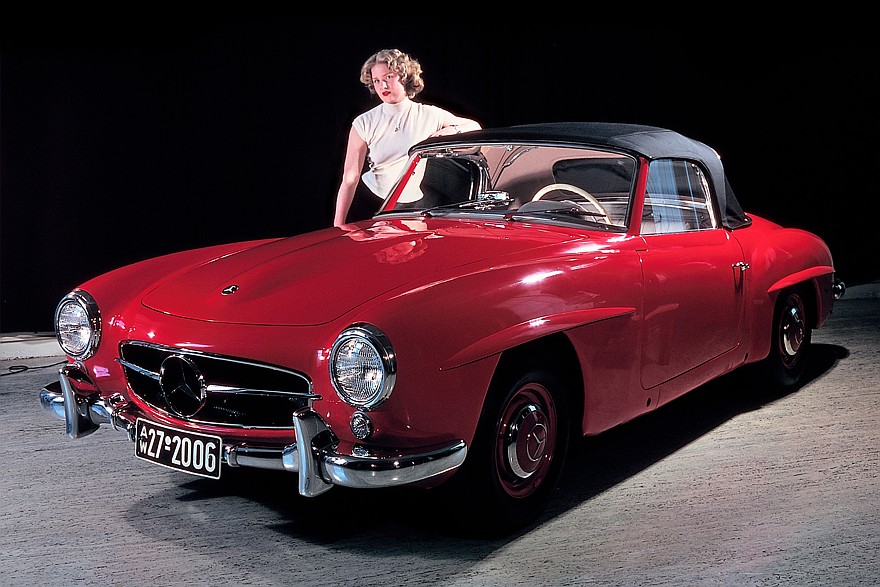 Mercedes-Benz 190 SL W121 (1954). До 1963 года было выпущено чуть менее 26 тысяч экземпляров
