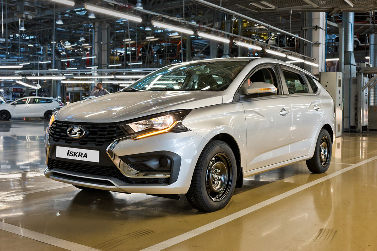 Lada Iskra has a new version – a station wagon with a six-speed manual transmission