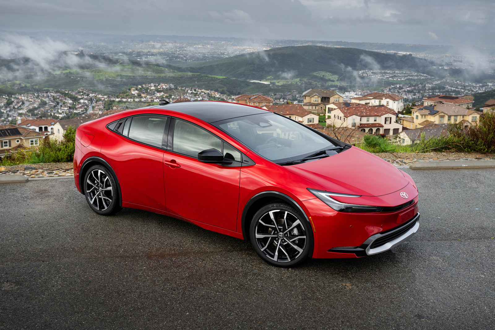 Toyota refreshed the Prius and Corolla hatchback: modest updates and price increase