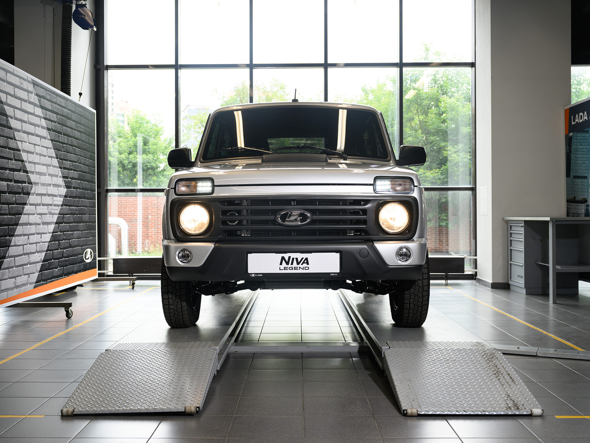 Fewer Levers, More Galvanization: Getting to Know the Updated Niva Legend