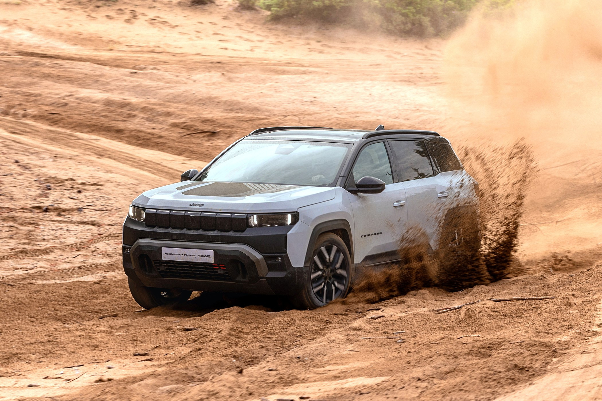Jeep tries to convince everyone that the electric Compass 4xe is a real off-road vehicle