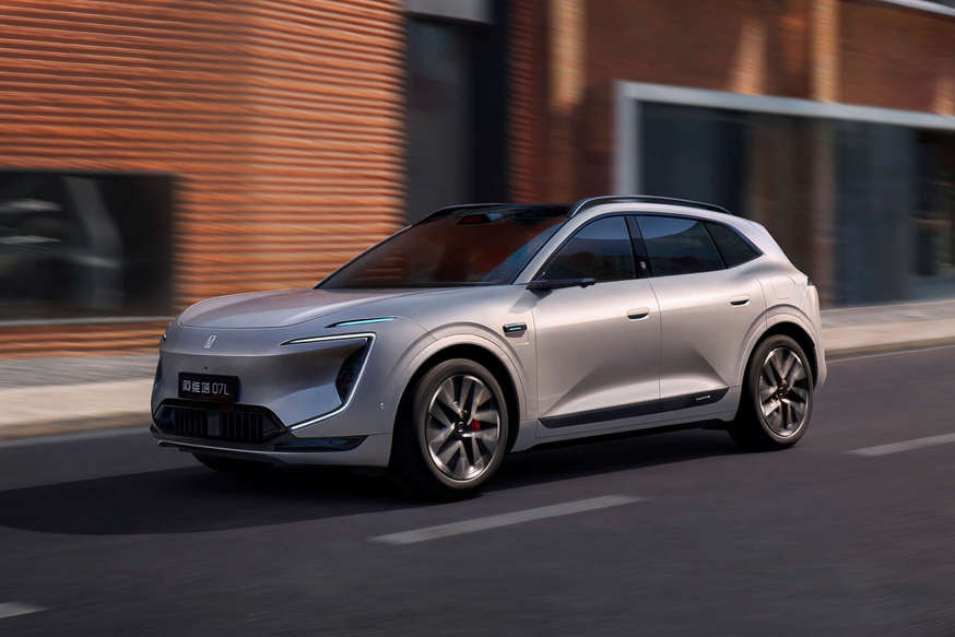 Extended crossover Avatr 07L launches in two versions