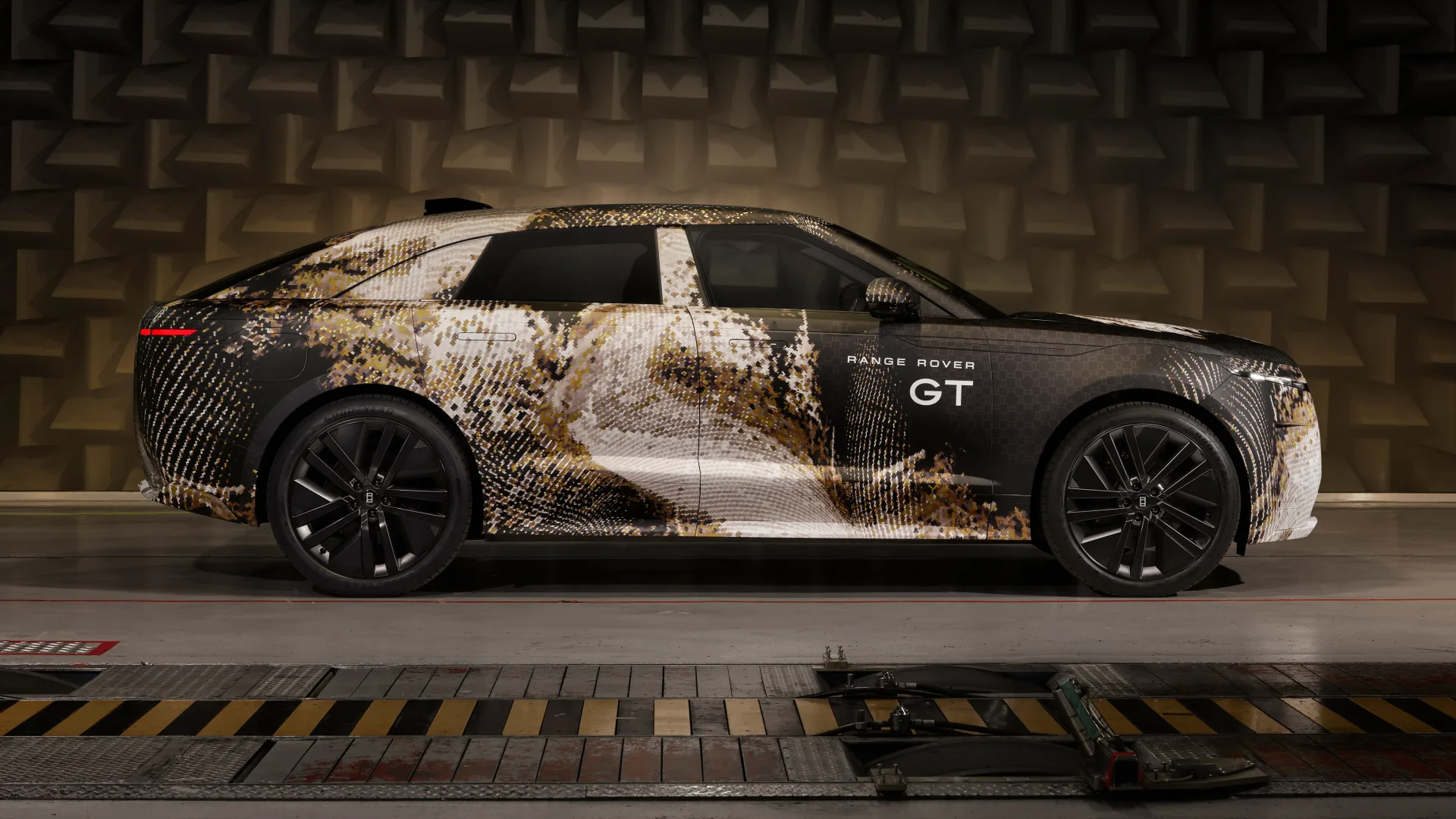 Range Rover’s creating a grand tourer, and this is our first look