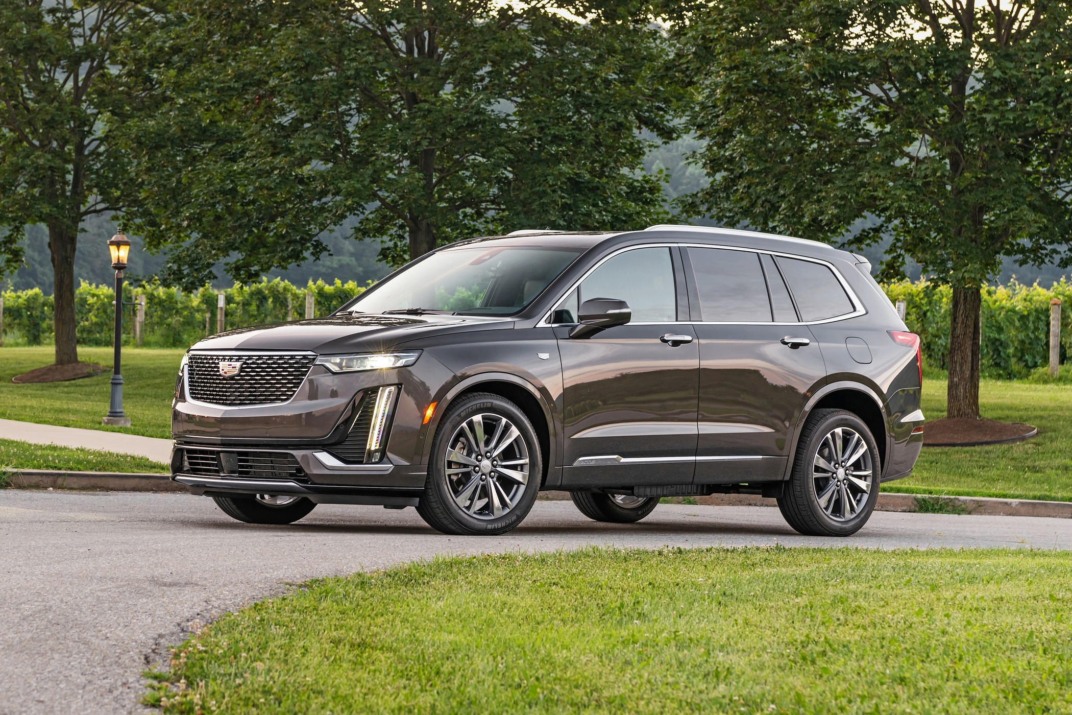 Gasoline Cadillac XT6 to Return Amid Weak EV Sales