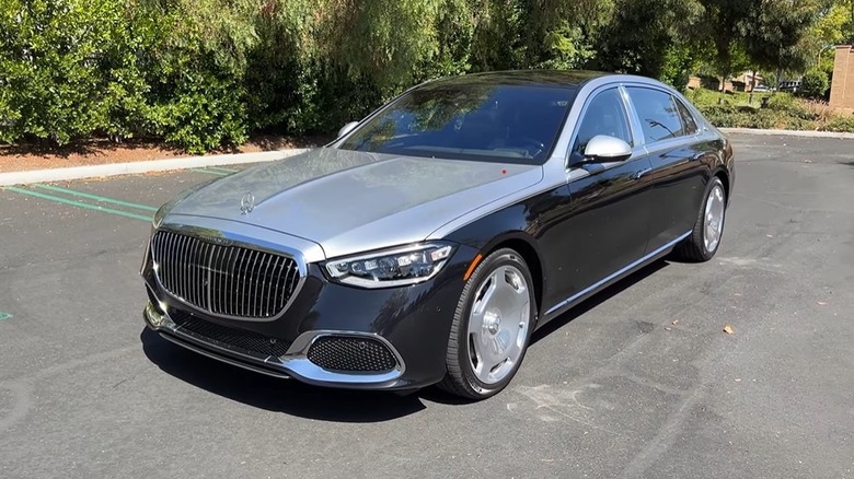 A front-left 3/4 static view of a 2021 Mercedes-Maybach S580