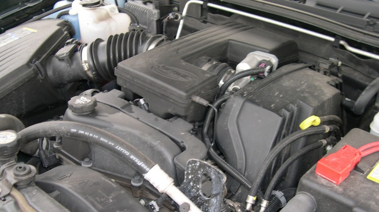 A GM Vortec 3500 engine inside a GMC Canyon